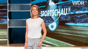 Browse 214 jessy wellmer stock photos and images available or start a new search to explore more stock photos and images. Sportschau Ar Twitter Moderatorin Jessy Wellmer Gibt Heute Ubrigens Ab 18 Uhr Ihr Bundesliga Debut Bei Der Sportschau Am Samstag Https T Co 09ru408jp4 Https T Co Scecnqed43