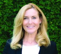 Lara Major's Instagram, Twitter & Facebook