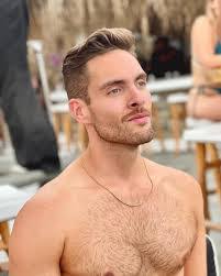 Sean Andrew's Instagram, Twitter & Facebook