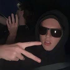 Download Vada album songs: King of the Mat