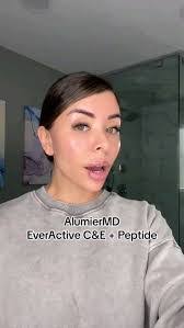 Lisa Lacourse's Instagram, Twitter & Facebook