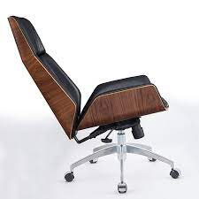 A computer desk chair is extremely versatile because they come in metal, wood, and plastic, with fabrics in different colors and patterns that won't read as boring and unexciting office furniture. China Nordic Computer Chair Household Simple Curvy Wood Office Chair Can Lift Leather Swivel Chair Leisure Negotiation Guest Chair China Office Chair Chair