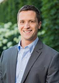 Derek Fuller's Instagram, Twitter & Facebook