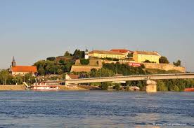 The looming petrovaradin fortress keeps a stern eye on proceedings, loosening its tie each july to host serbia's largest music festival. Busse Novi Sad Informationen Zu Den Bussen In Novi Sad