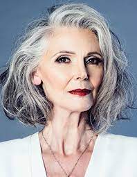 Wavy Bob Hairstyle Remove The Black Eye Makeup And Red Lipstick Silver Hair Gorgeous Gray Hair Wavy Bob Hairstyles
