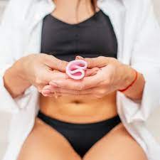 Menstruatia poate dura mai mult si sangerarea poate fi mai abundenta, pot aparea sangerari intre. Sangerari Vaginale Intre Menstruatii Cauze Ingrijoratoare