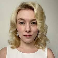 Kathy Tucci's Instagram, Twitter & Facebook