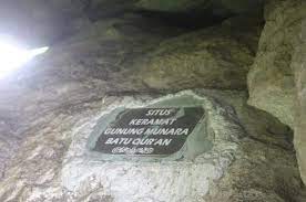 Menurut beberapa orang, menurut beberapa orang, batu menjadi energi bagi tubuh kita. Batu Al Quran Batu Azan Tapak Kabayan Di Ketinggian 1 119 Mdpl Kompasiana Com