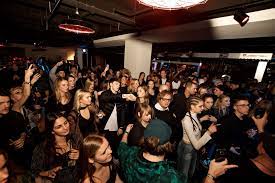 With more than 350,000 square feet to work out, chill out, and dine out, east bank club® is chicago's premier health club. Pressemitteilung Vom 15 01 2017 Superfit Club