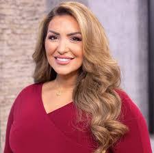 Rachel Bogle's Instagram, Twitter & Facebook