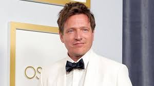 Inden coronakrisen følte næsten 400.000 danskere sig ensomme, og siden er antallet kun vokset ifølge dansk røde kors. Ny Dansk Tv Serie Tv2