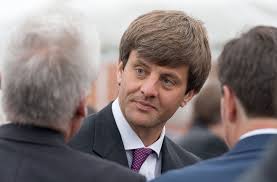 Polizei nimmt prinz ernst august fest. Familienstreit Beim Adel Ernst August Junior Verzichtet Auf Verkauf Von Welfenschloss Panorama Stuttgarter Nachrichten