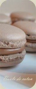 Macarons Au Chocolat Au Lait Ganache 125 G De Chocolat Au Lait 10 Cl De Creme Fraiche Liquide 25 G De Beurre Macaron Chocolat Macaron Recette Mignardise