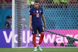 المنتخب الفرنسي يتوج بلقب كأس العالم للمرة الثانية في تاريخه. Ypxmu1u8wueh1m