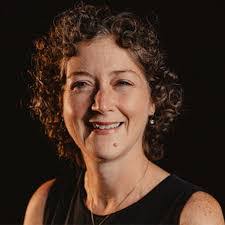 Paula Ward's Instagram, Twitter & Facebook