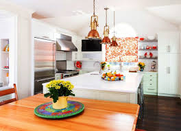 نماذج المطبخ مع الأجهزة المدمجة في الأسود فرن كهربائي أو فرن ميكروويف الأجهزة المدمجة في داخل المطبخ