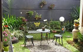 Foto dan gambar model rumah 1 lantai modern tampak depan, baik minimalis maupun mewah. Model Taman Pada Rumah Minimalis