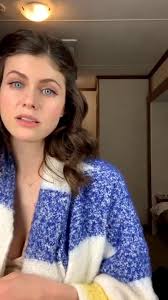 Actress alexandra daddario has a new man! Alexandra Daddario And Her Mesmerizing Eyes In A New Instagram Video Alexandra Daddario Alexandra Daddario Images Alexandra
