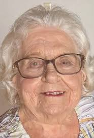 Evelyn Coker's Instagram, Twitter & Facebook