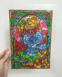 ダイソーやセリアなどの100均で手に入るガラス絵の具 これを使って ステンドグラス風のフレームやシールなど 様々なインテリアアイテムを作れるってご存知でしたか 子どもにも楽しめるから 夏休みの自由工作などにもオススメです ガラス絵の具 絵の具