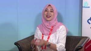 Dira atau nama sebenar, khaidiriah abu zahar yang juga anak bekas ketua menteri melaka, allahyarham datuk seri abu zahar isnin, memiliki jiwa prihatin persis arwah bapanya yang cukup dikenali. Pemilihan Puteri Umno Bukit Bintang Kecoh By Utusan Online