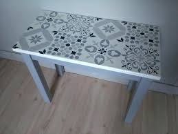 Composition De Carreaux De Ciment Realise Au Pochoir Eleonore Deco Sur Un Plateau De Selette Eleonore Deco Pochoir Carreau De Ciment Carreau De Ciment