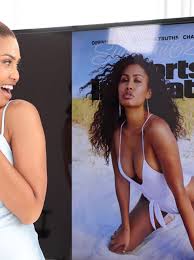Leyna bloom has become the first transgender cover star for the sports illustrated swimsuit issue. Mtxco0e4jnwiom