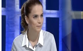Ancak güzel olduğu kadar, kafası da karışık. Tugce Kazaz In Ataturk Tespiti Beyin Yakti