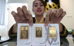 Naik turun harga emas hari ini selalu menjadi pusat perhatian para pelaku pasar logam mulia. Harga Emas 24 Karat Antam Hari Ini Rabu 15 Juli 2020 Market Bisnis Com