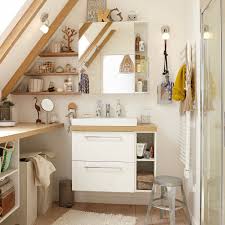 Je Veux Un Miroir Pratique Pour Ma Salle De Bains Leroymerlin Salle De Bain Grande Salle De Bain Et Salle De Bains Sous Combles