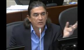 Jun 29, 2021 · en un hilo de tweets publicados en su cuenta de twitter, el senador y líder del partido colombia humana, gustavo petro afirmó que lópez lo calumnió en su tweet de este lunes, día en el que se. Denuncian Al Senador Gustavo Bolivar Por Apoyar A Los De La Primera Linea