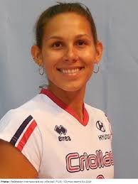 Stephanie Enright's Instagram, Twitter & Facebook