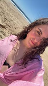 I am a male 56 year male looking for a travel companion (partner) who likes  to drive with me from Melbourne to Brisbane and come back by driving,  really comfortable with Mercedes