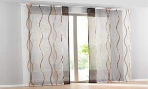 Mekanların en önemli dekoratif unsurlarından biri olan perdelerin, evin geri kalanındaki tüm tekstil yüzeyler gibi düzenli temizlenmesi perdeler, yemek kokuları ve sigara dumanı gibi evdeki kokuları içine çekme eğilimindedir. Haberler Tul Perdeleri Yikarken Nelere Dikkat Edilmeli