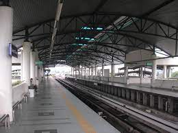 Sentul timur lrt istasyonu , yükseltilmiş bir hafif hızlı transit (lrt) istasyonudur ve ampang hattı ve sri petaling hattı için terminal istasyonu olarak hizmet vermektedir. Sentul Timur Lrt Station Wikipedia