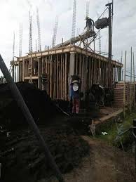 Banyaknya tenaga kerja konstruksi asal jawa yang mengerjakan proyek pembangunan di berbagai daerah saat ini juga berasal dari komunitas . Info Kerja Proyek Jember