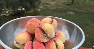 One of the things i love about christmas is all the christmas cookies. They Look So Fancy Yet Are Simple To Make Give These Little Peach Cakes A Whirl For Your Next Gathering Peach Cookies Recipe Croatian Recipes Peach Cookies