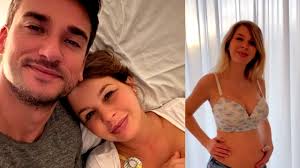 Damiano Carrara è diventato papà: la foto dall'ospedale e il nome scelto  per la bimba