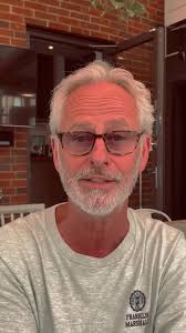 Uno Svenningsson tipsar om boken Packmopedsturnén