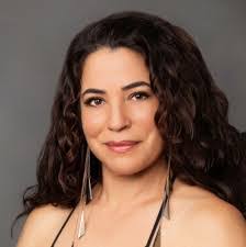 Erica Landers's Instagram, Twitter & Facebook