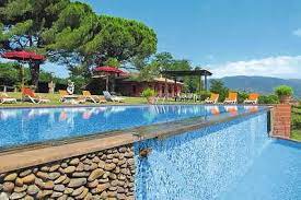 Une promenade de neuf cents mètres vous guide à travers le jardin et la. Ferienhauser Ferienwohnungen Italien Interchalet