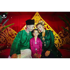 Download mp3 klasik melayu dan video mp4 gratis. Gambar Majlis Resepsi Nabila Huda Bertemakan Melayu Klasik Mynewshub