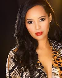 Deanna Morris's Instagram, Twitter & Facebook