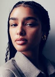 Alexis Carrington's Instagram, Twitter & Facebook