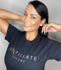 Kelli Smith's Instagram, Twitter & Facebook