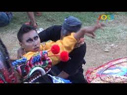Jathilan adalah kesenian tradisional yang berkembang di wilayah yogyakarta, klaten, magelang, dan sekitarnya. Misteri Jaranan Ndadi Kesurupan Masal Youtube