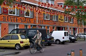 Wij hebben alle ek versiering, vlaggen en vlaggenlijnen ruimschoots in huis. Fotoserie Zo Had Den Haag Eruit Gezien Als Het Ek Voetbal Wel Door Was Gegaan Indebuurt Den Haag