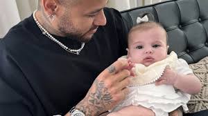 Neymar Jr encanta ao mostrar foto inédita da filha, Helena