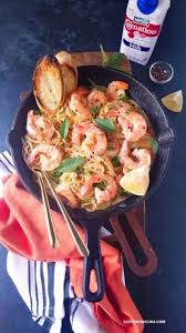 Serve the shrimp scampi with a white wine butter with some pasta. One Pan Creamy Shrimp Scampi Recipe Easy And Delish