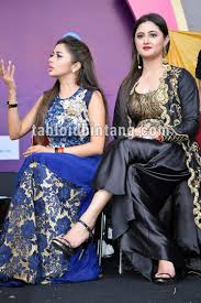 Keakraban Tina Dutta Rashami Desai Layaknya Ichcha Tapasya Di Uttaran Tabloidbintang Com Anime Gadis Cantik Gadis Cantik Kecantikan